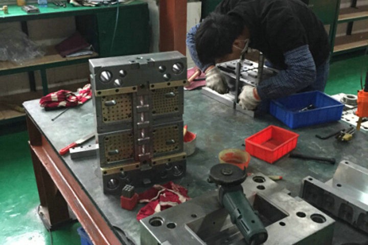 Mold assembly